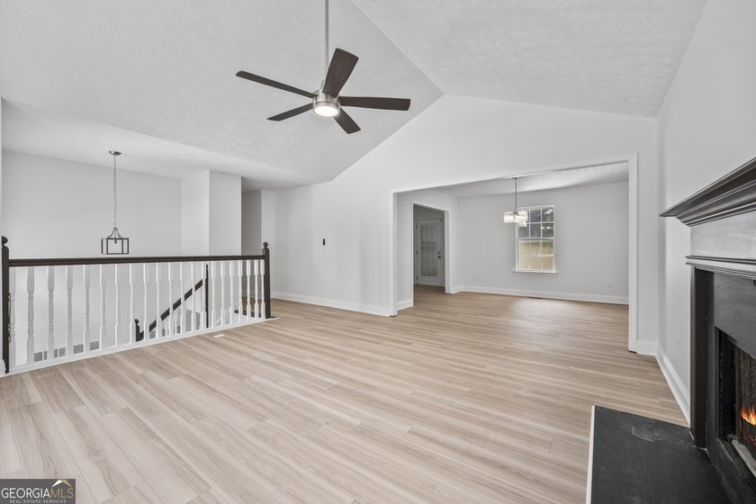 Offering exceptional flexibility and multigenerational living - photo 4
