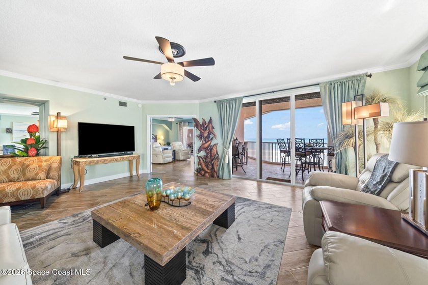 SE- corner unit on the 5th floor of the beautiful Barringer - photo 33