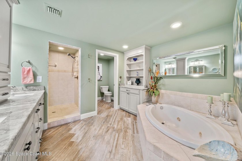 SE- corner unit on the 5th floor of the beautiful Barringer - photo 49