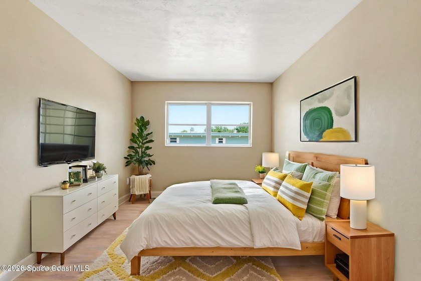 Updated and move-in ready, this spacious 3-bedroom, 2-full-bath - photo 22