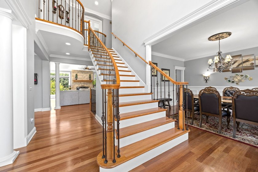 Welcome to this exceptional all-brick residence, ideally - photo 8