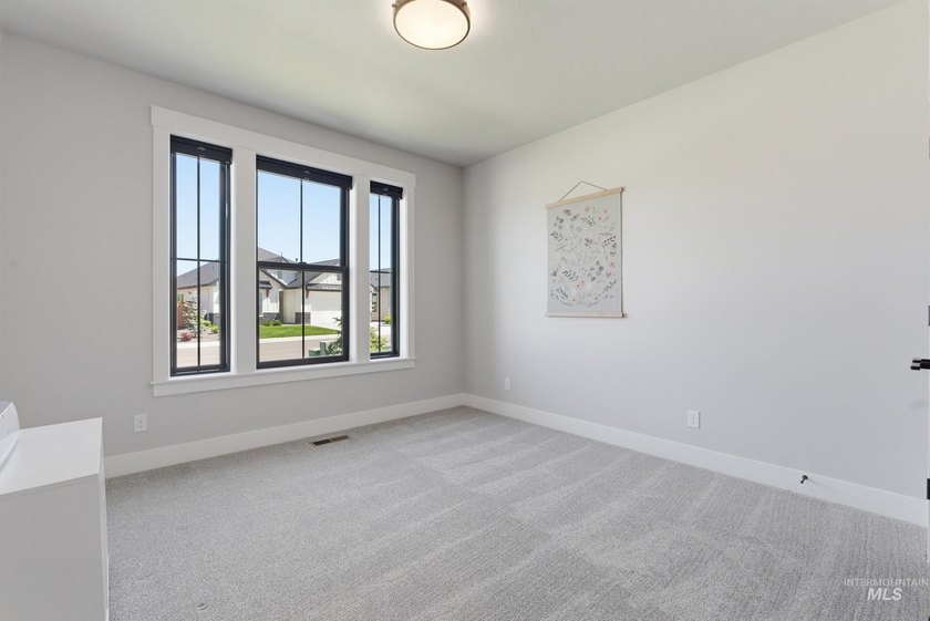 Stunning 4-bedroom, 3-bath home offers a spacious upstairs BONUS - photo 8
