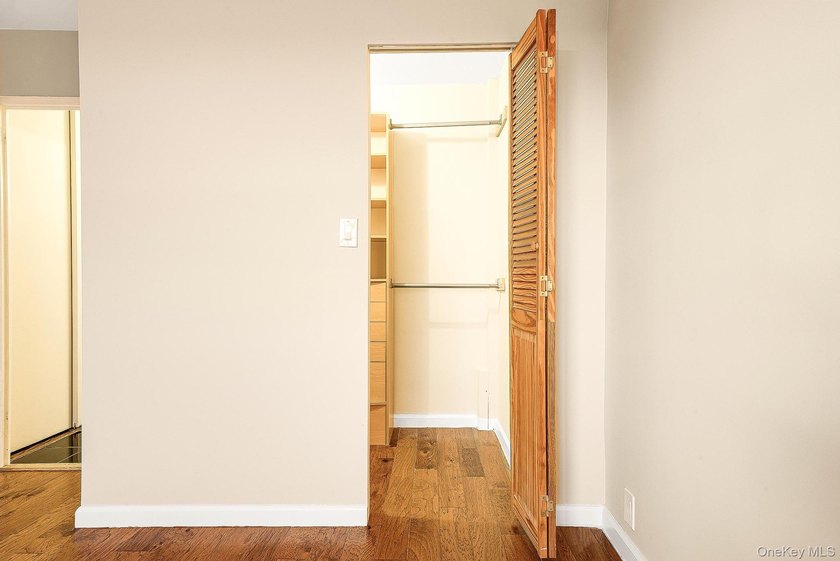 Welcome to this beautifull Full one bedroom facing South, with - photo 16