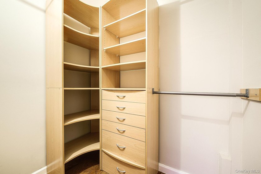 Welcome to this beautifull Full one bedroom facing South, with - photo 17