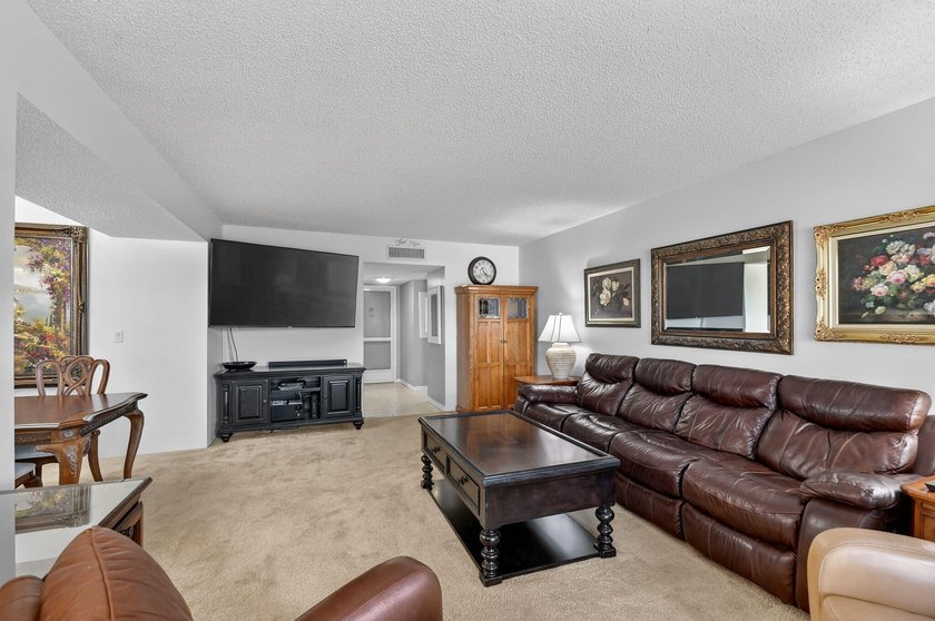 Step into resort style living in this upgraded 3 bedroom, 2 bath - photo 25