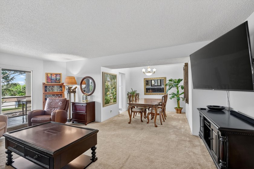 Step into resort style living in this upgraded 3 bedroom, 2 bath - photo 26