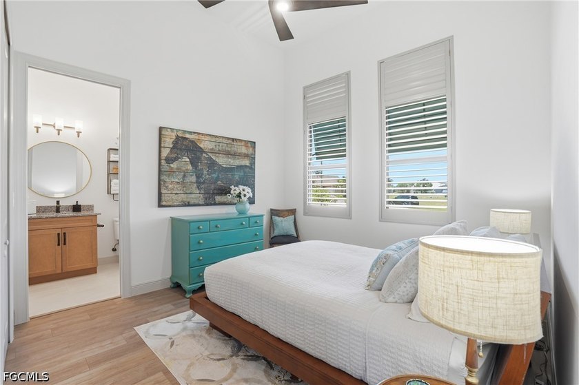 Rare Opportunity! Exceptional custom Aubuchon Home on an - photo 33