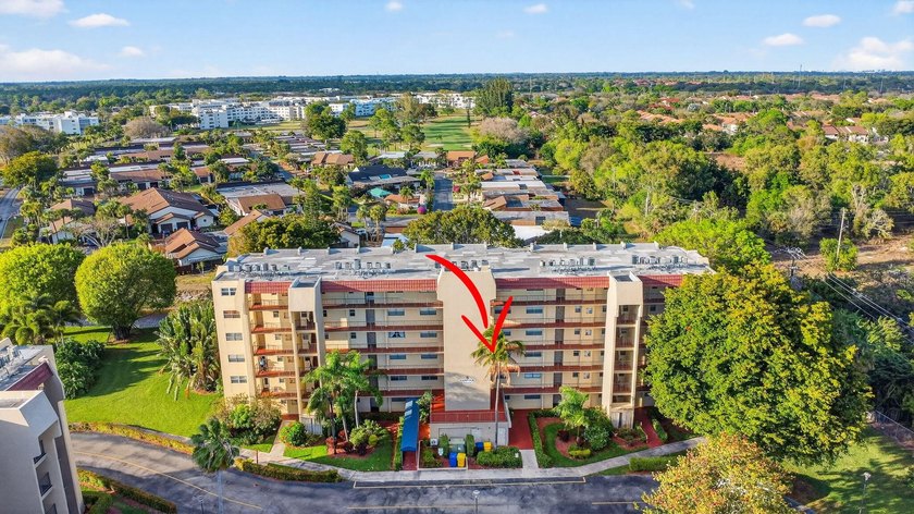 Step into resort style living in this upgraded 3 bedroom, 2 bath - photo 40