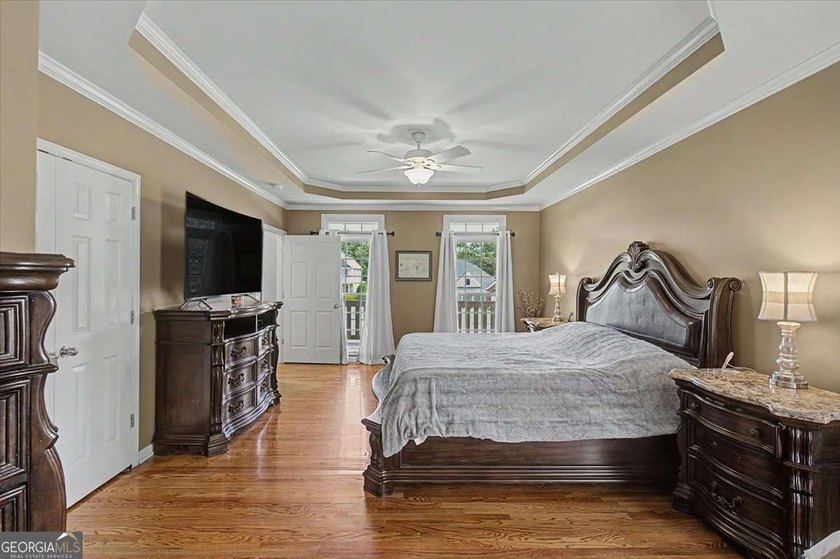 Welcome home to this spacious 5 bedroom, 4.5 bathroom residence - photo 7