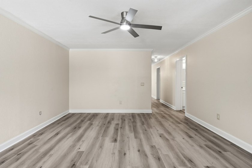 Newly renovated home in the highly desired Oak Grove School - photo 4
