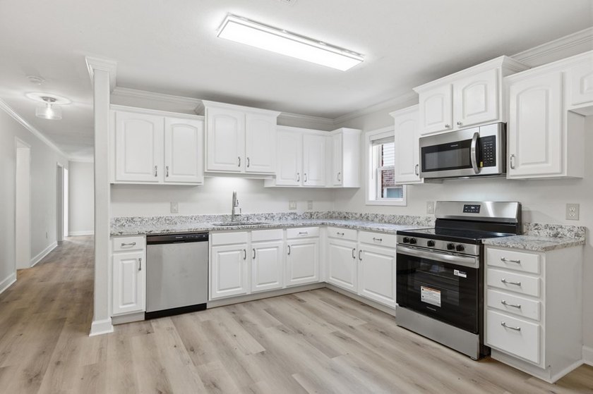 Newly renovated home in the highly desired Oak Grove School - photo 5