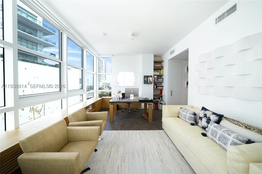 Breathtaking Sunset &amp; Skyline Views from Private, Guard-Gated - photo 12