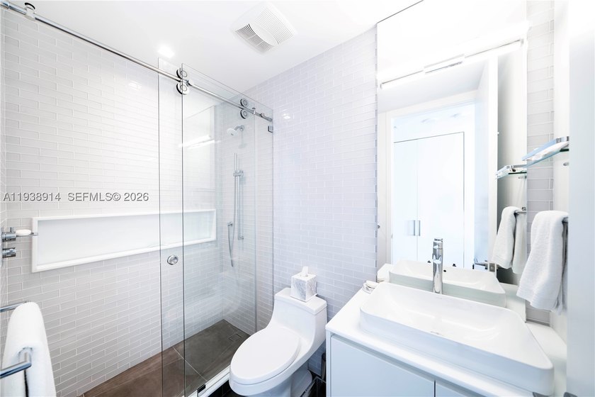 Breathtaking Sunset &amp; Skyline Views from Private, Guard-Gated - photo 16