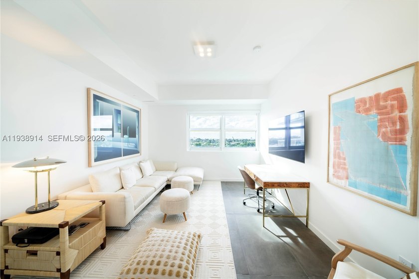Breathtaking Sunset &amp; Skyline Views from Private, Guard-Gated - photo 17