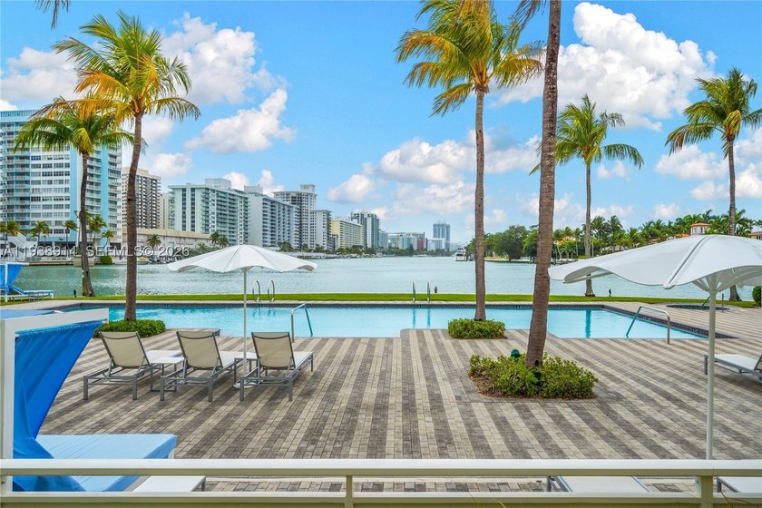 Breathtaking Sunset &amp; Skyline Views from Private, Guard-Gated - photo 26