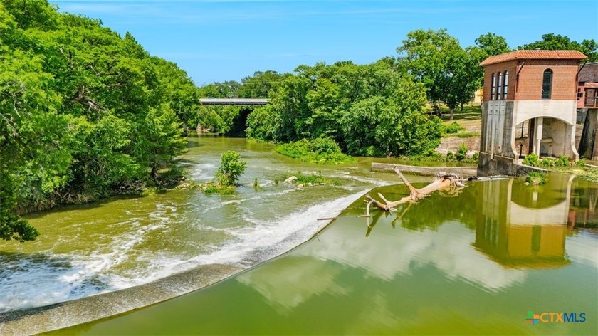 Exquisite O'Neil Ford, a prime example of mid-century Texas - photo 39