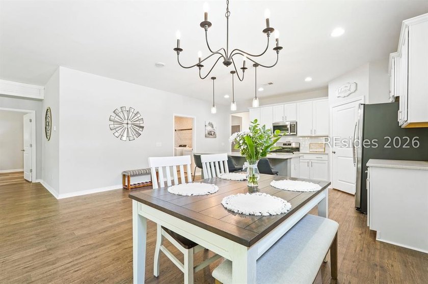 Welcome home to this pristine gem in the gated Reserve section - photo 22