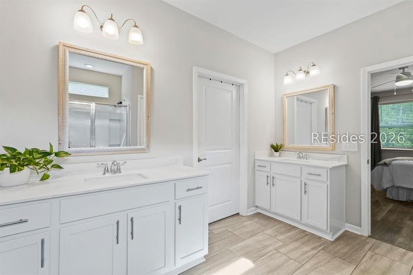 Welcome home to this pristine gem in the gated Reserve section - photo 33