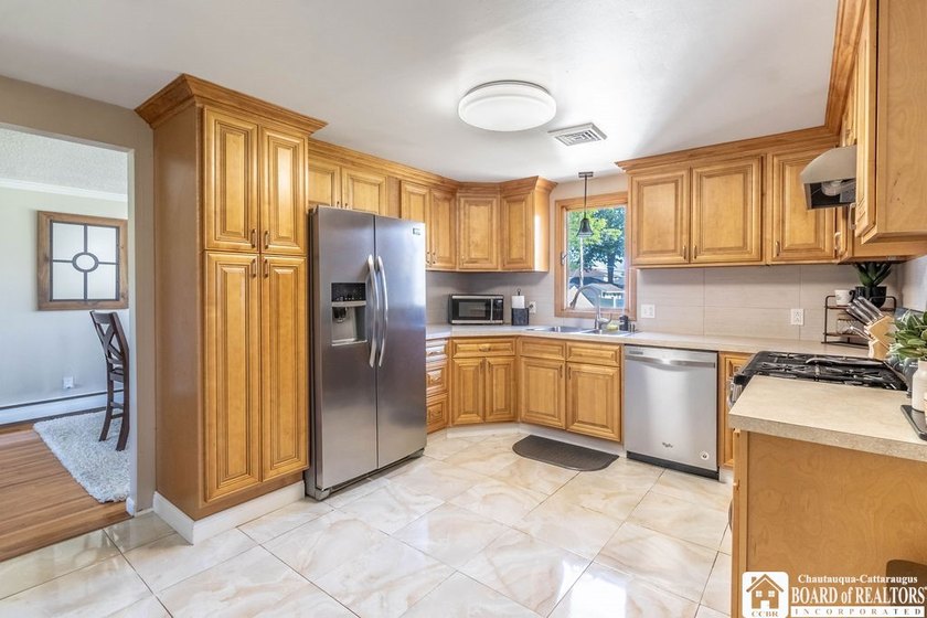 Are you looking for a spacious 3 bedroom, 1.5 bath home near all - photo 14