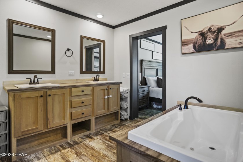 MOTIVATED SELLERS!! This beautiful, well-maintained home is - photo 6
