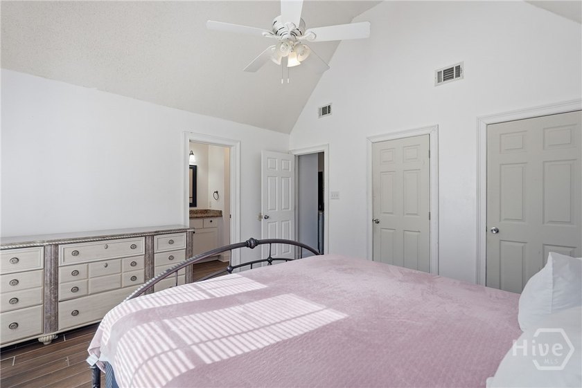 Welcome to 126 S Robinhood Drive, a charming 3-bedroom, 2-bath - photo 17