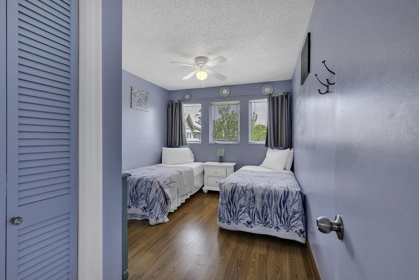 Welcome to Myrtle Beach Resort! This 2 bedroom 2 bath top floor - photo 18