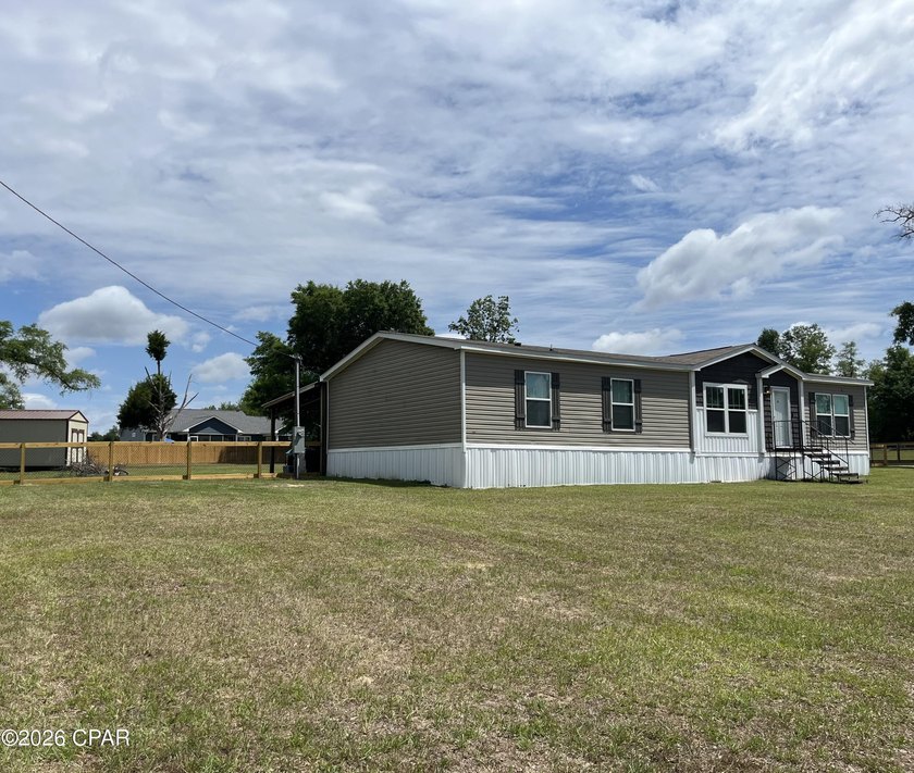 MOTIVATED SELLERS!! This beautiful, well-maintained home is - photo 10