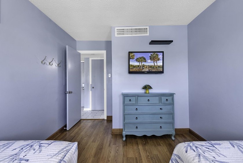Welcome to Myrtle Beach Resort! This 2 bedroom 2 bath top floor - photo 20