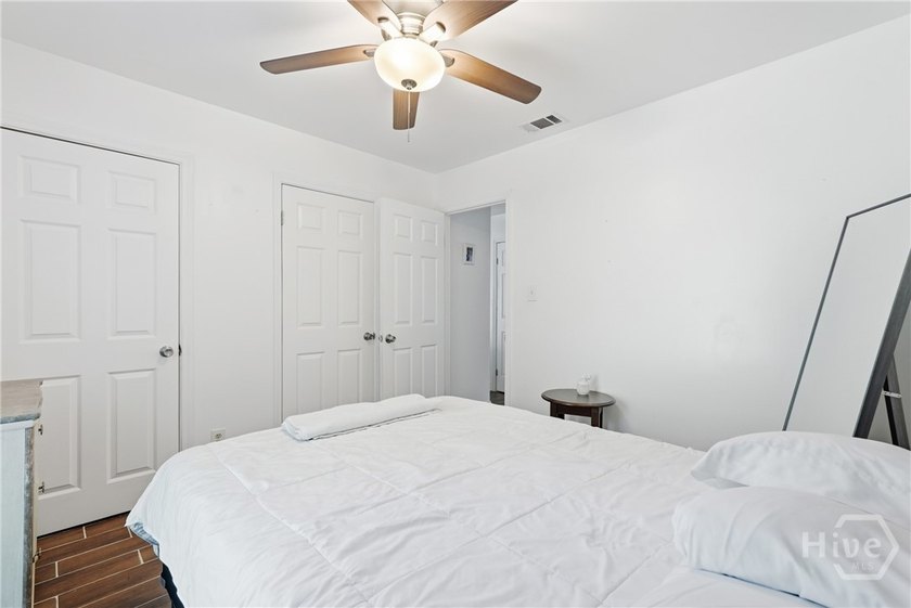 Welcome to 126 S Robinhood Drive, a charming 3-bedroom, 2-bath - photo 20