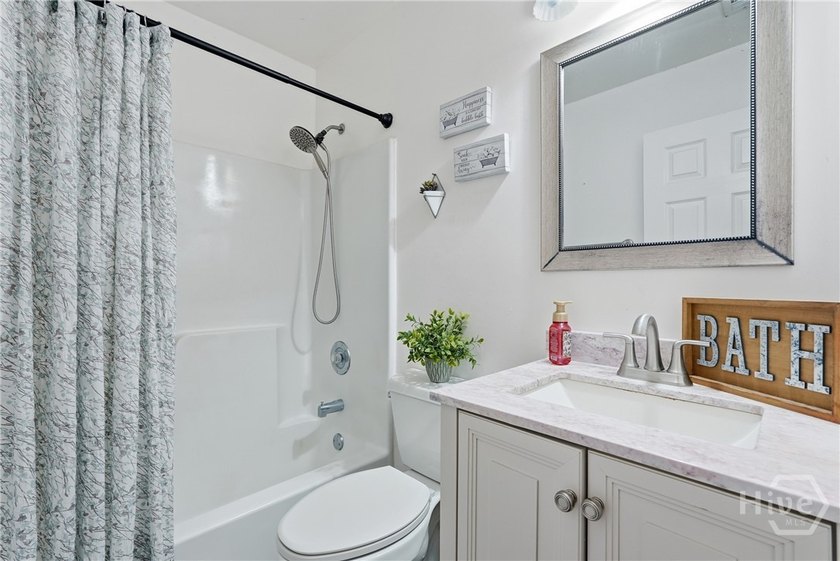 Welcome to 126 S Robinhood Drive, a charming 3-bedroom, 2-bath - photo 21
