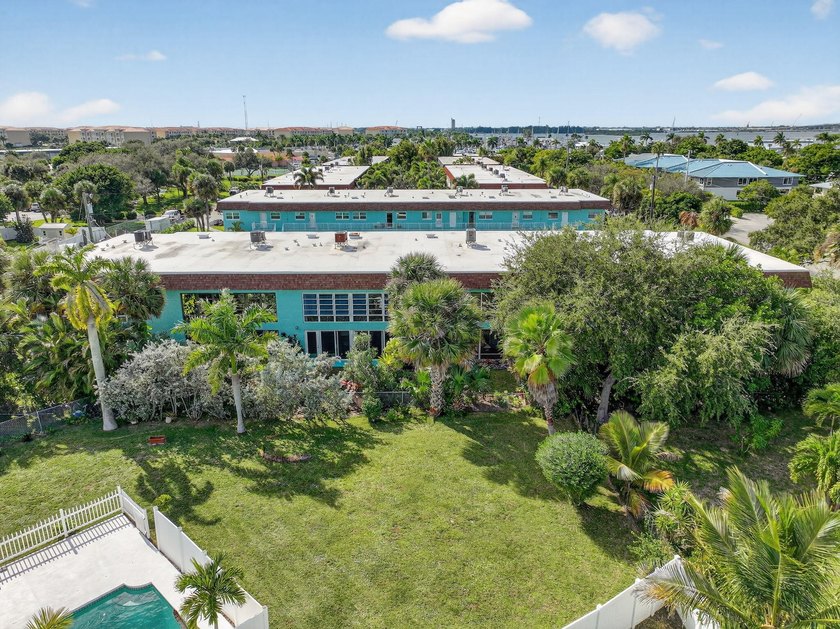 Looking for the Florida Retirement Lifestyle on a budget? Then - photo 22