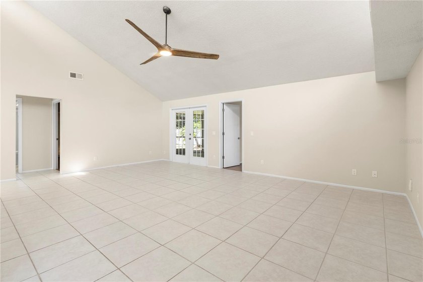 Welcome home to this beautifully updated 3-bedroom, 2-bath - photo 22