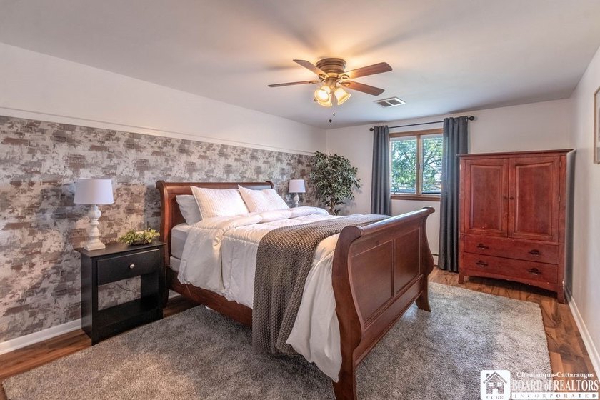 Are you looking for a spacious 3 bedroom, 1.5 bath home near all - photo 25