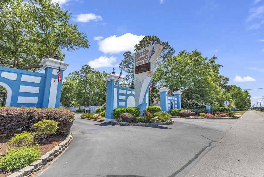 Welcome to Myrtle Beach Resort! This 2 bedroom 2 bath top floor - photo 29
