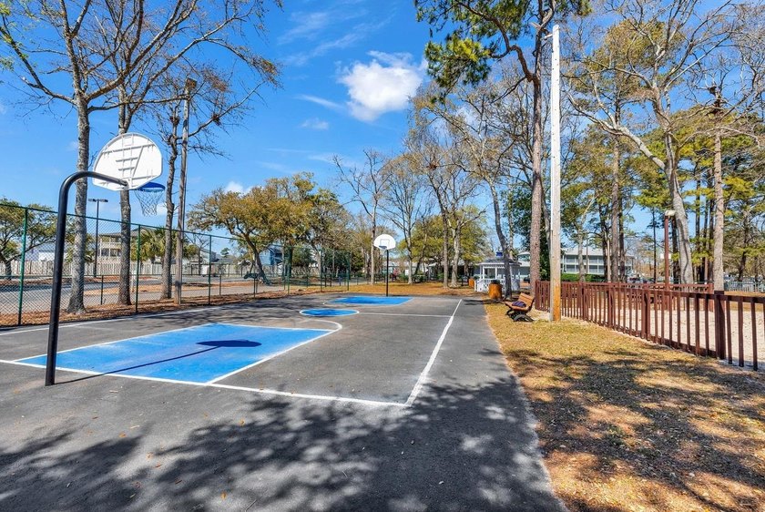 Welcome to Myrtle Beach Resort! This 2 bedroom 2 bath top floor - photo 32