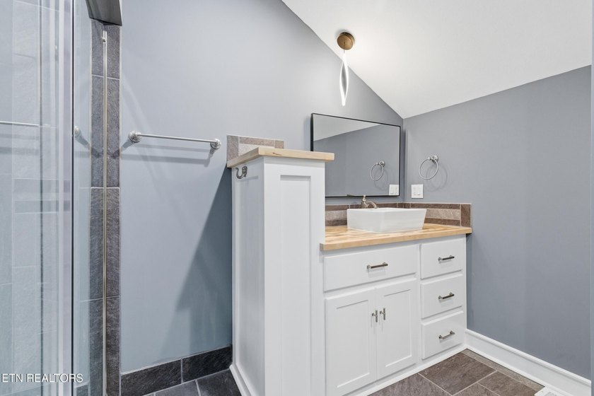 Why build when this stunning custom home already has everything - photo 33