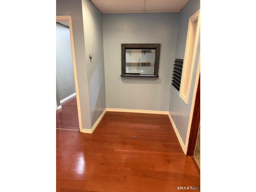 Opportunity to purchase a 1,758 SF fourth-floor professional - photo 3