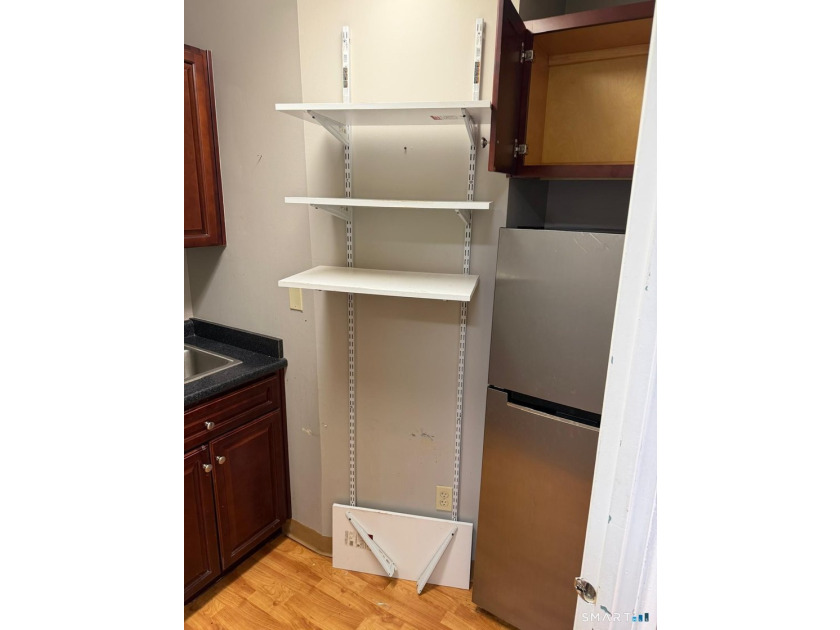Opportunity to purchase a 1,758 SF fourth-floor professional - photo 5