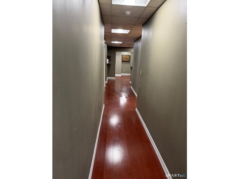 Opportunity to purchase a 1,758 SF fourth-floor professional - photo 7