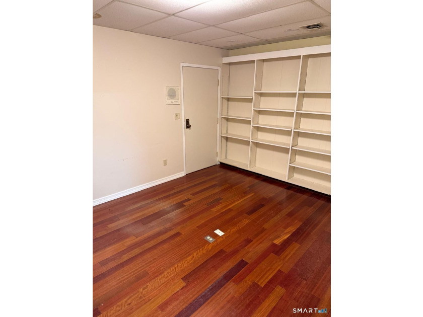 Opportunity to purchase a 1,758 SF fourth-floor professional - photo 9