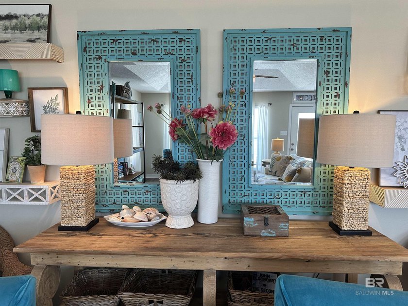 Welcome to Pelican's Rest, a beautifully updated 3rd-tier beach - photo 22