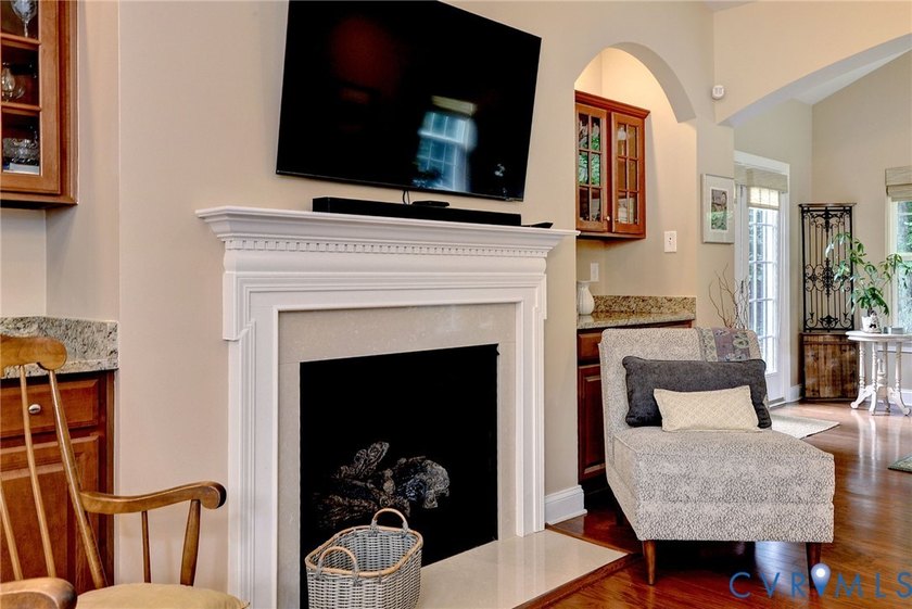Welcome to 4211 Berry Square, tucked away on a quiet street in - photo 22