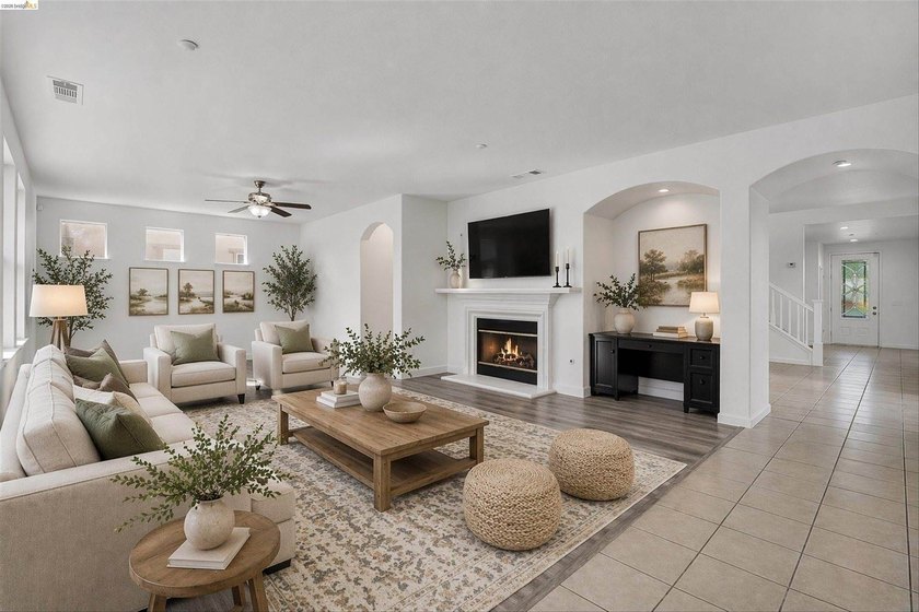 Price Improved! Move-in ready 5 bedroom, 3 bath home offering - photo 4