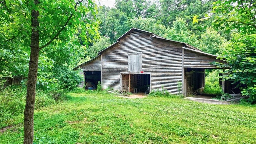 Come check out this 3.2 acres of land that is approximately 5 - photo 2
