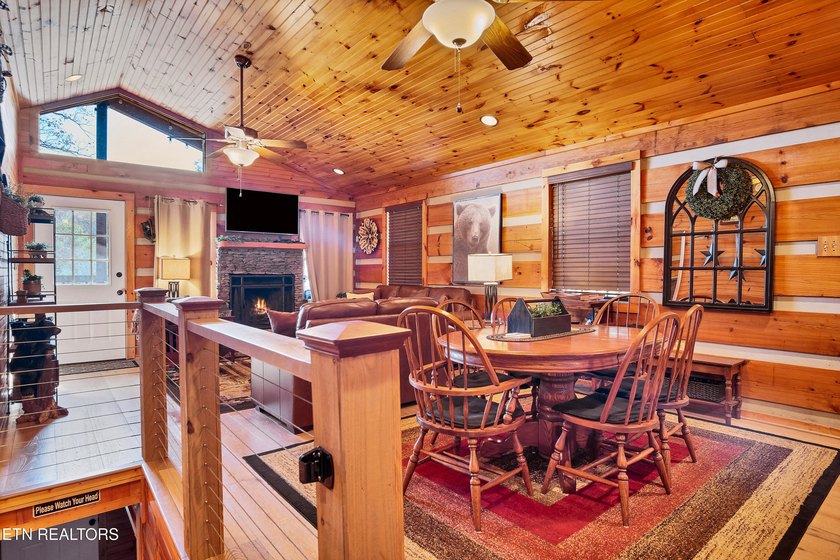Fully furnished charming cabin in Laurel Valley. Cabin has been - photo 11