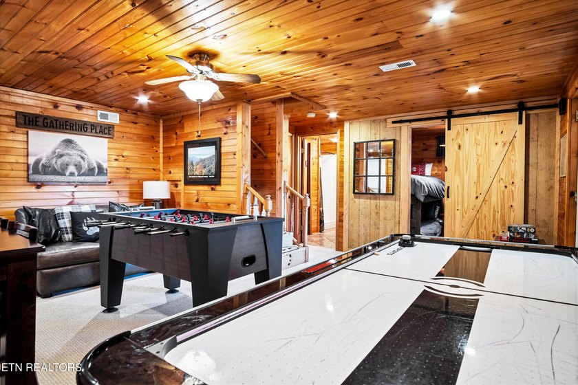 Fully furnished charming cabin in Laurel Valley. Cabin has been - photo 31