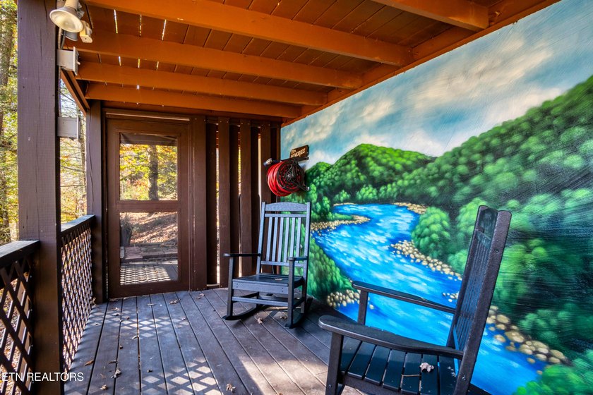 Fully furnished charming cabin in Laurel Valley. Cabin has been - photo 36