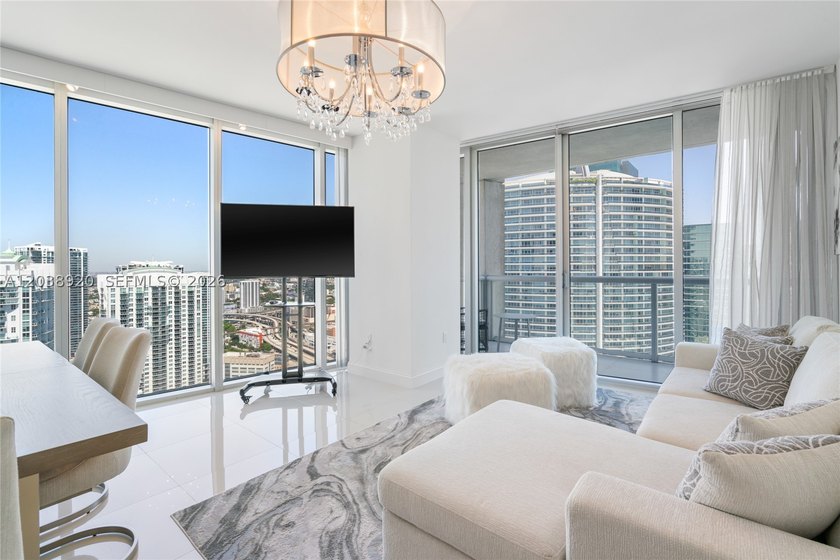 Experience luxury living at Icon Brickell Tower I. This bright - photo 19
