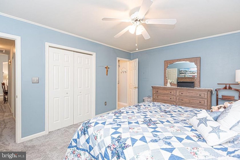 Beautifully maintained and move-in ready home located in the - photo 19