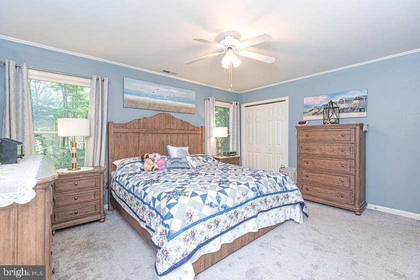 Beautifully maintained and move-in ready home located in the - photo 23
